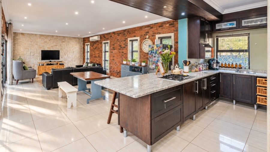 5 Bedroom Property for Sale in Xanadu Nature Estate North West